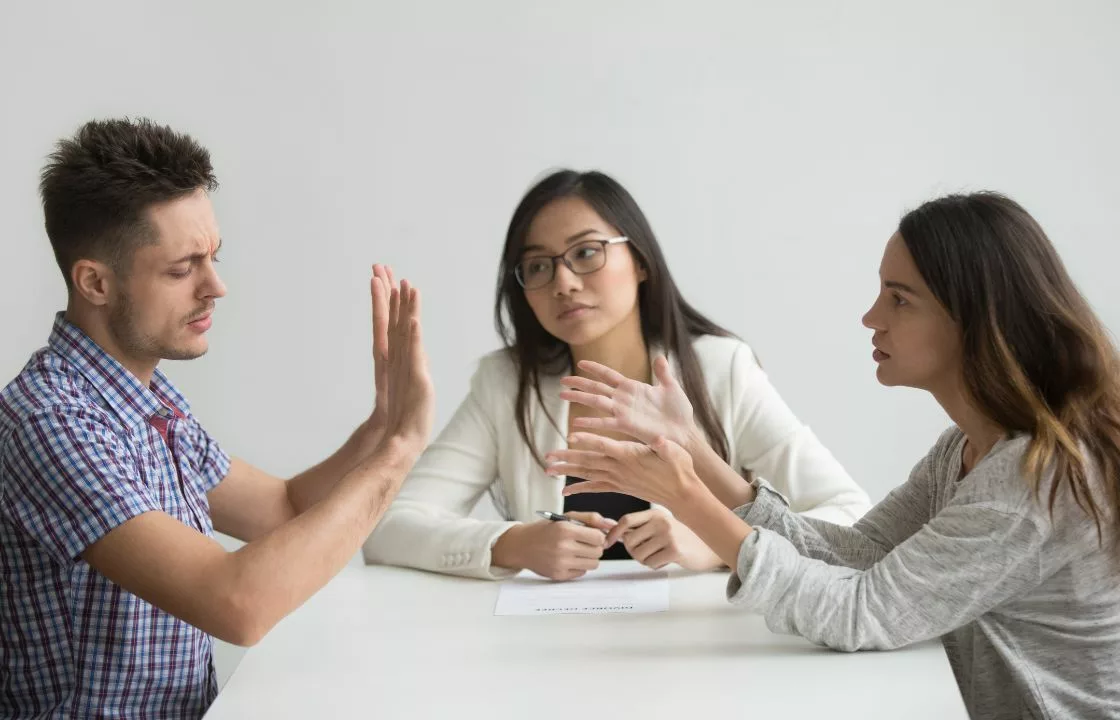 Image of couple arguing in family mediation Watford