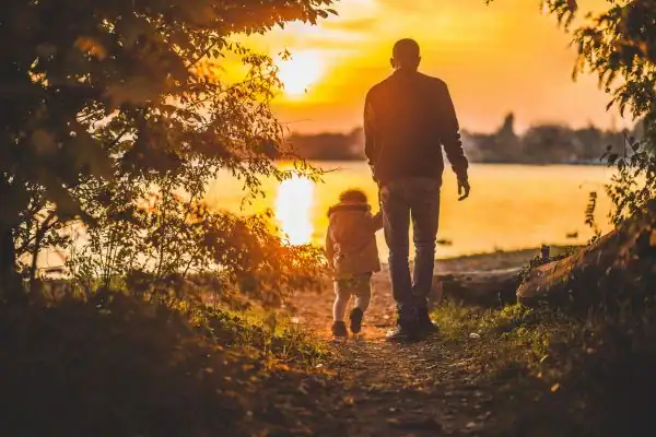 image of dad and child - parental alienation Watford